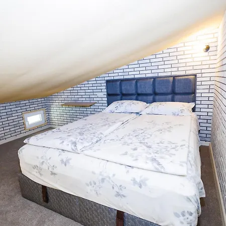 къщата с рибките