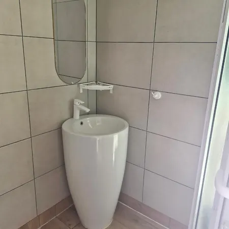 къщата с рибките סינמורץ